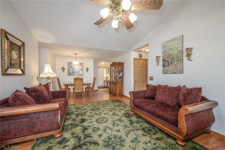 1432 Waters Edge Drive, Akron, OH - Photo 6