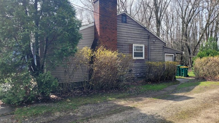 6558 Mentor Park Boulevard, Mentor, OH - Photo 2