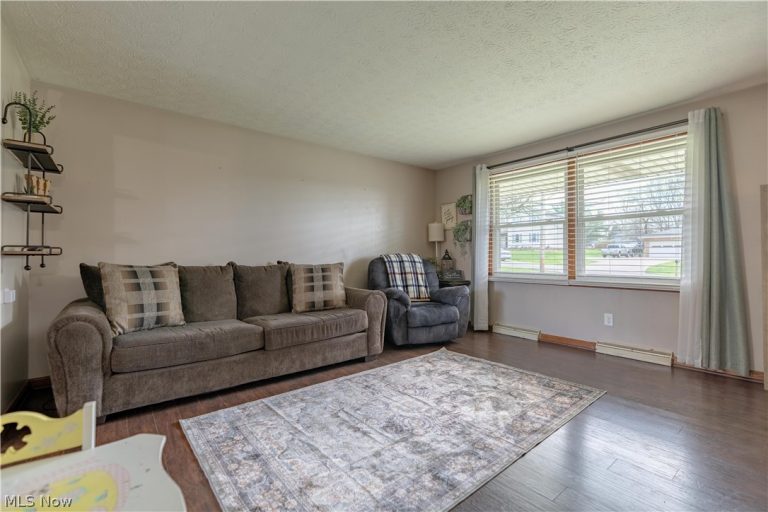13700 Market Avenue, Hartville, OH - Photo 5