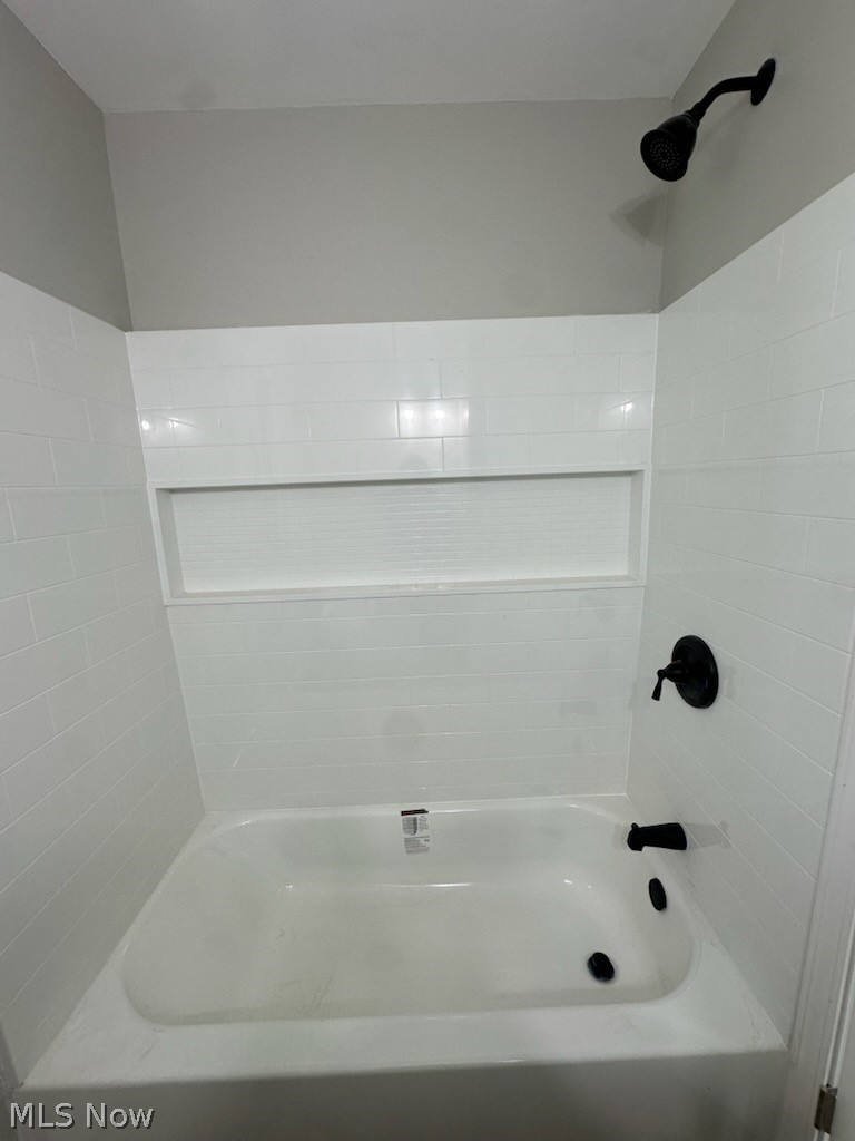 20605 Hansen Road, Maple Heights, OH - Photo 8