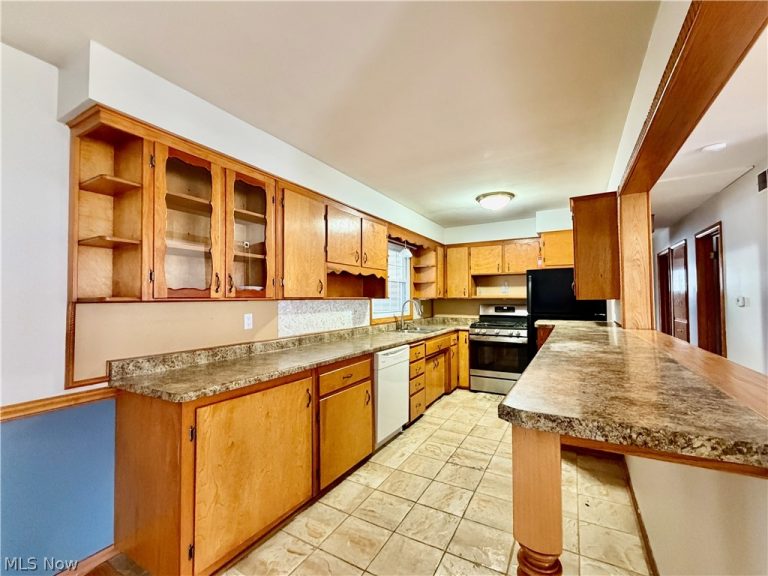 3945 Mill Drive, Zanesville, OH - Photo 3