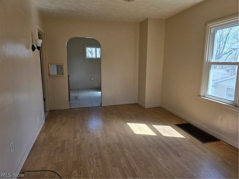 372 Madison Avenue, Salem, OH - Photo 6