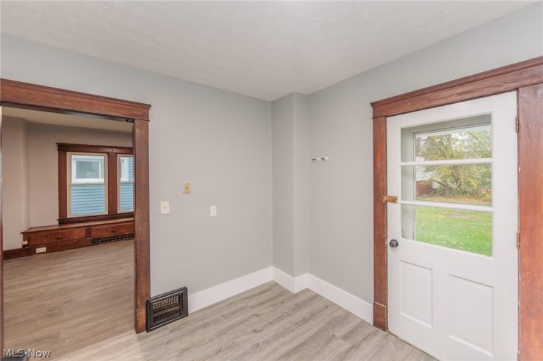 1038 11th Street, Lorain, OH - Photo 5