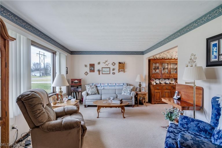 2684 Lydia Drive, Warren, OH - Photo 3