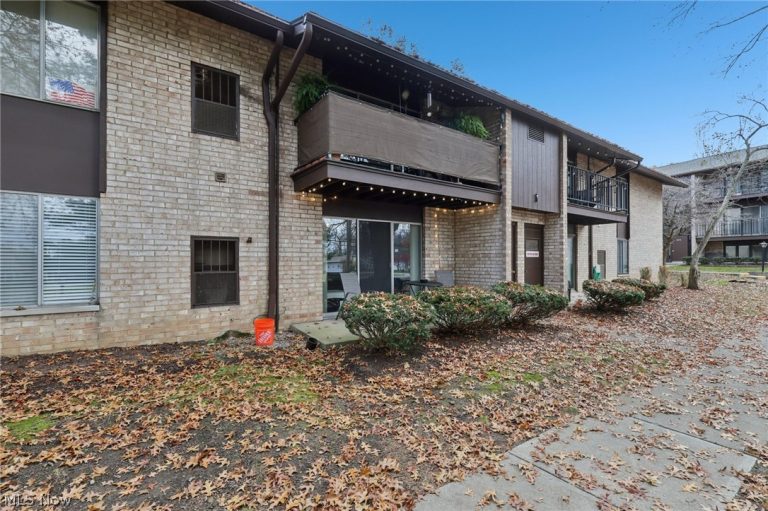16495 Heather Lane #F103, Middleburg Heights, OH - Photo 3
