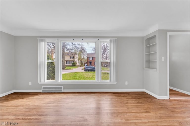 16705 Glendale Avenue, Cleveland, OH - Photo 6