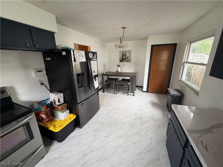 574 Fulmer Avenue, Akron, OH - Photo 6