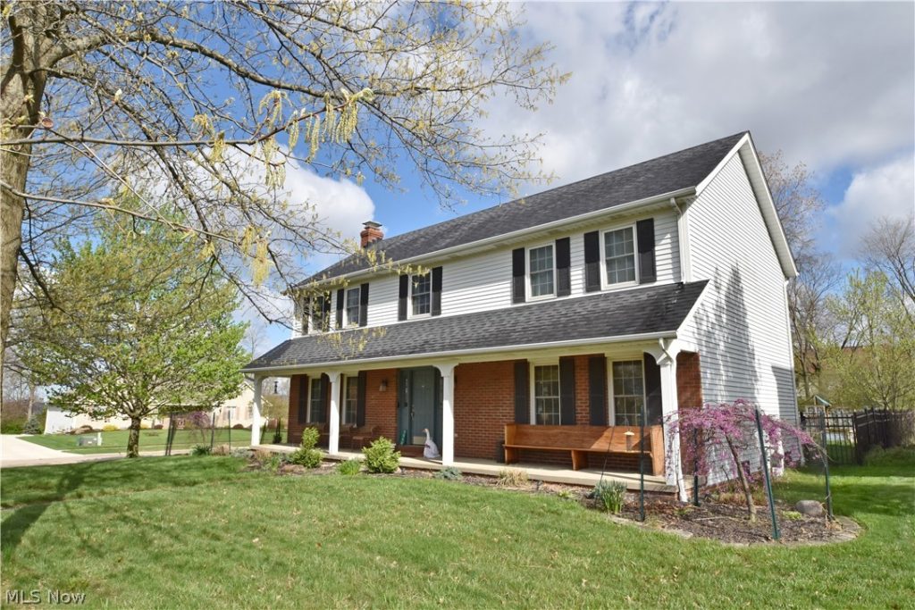 9540 Yvonne Drive, North Royalton, OH
