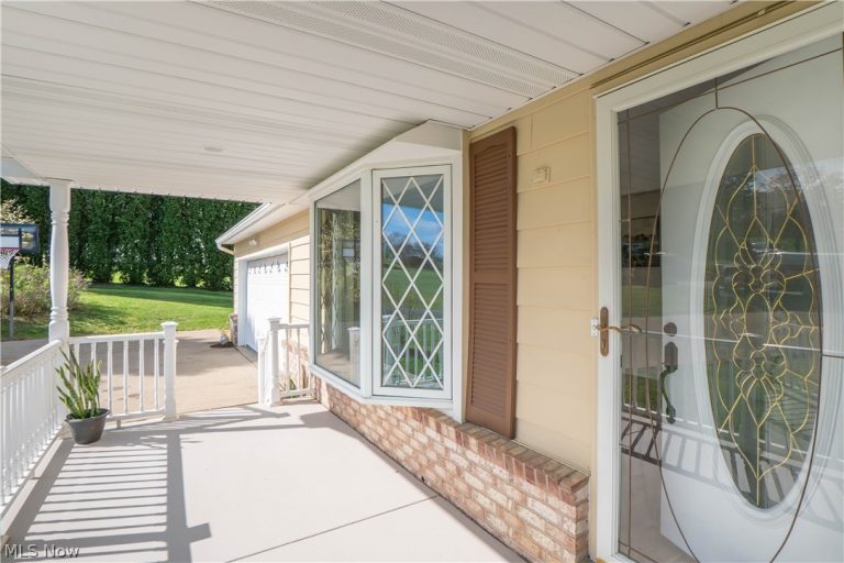 7162 Sandy Lane, Malvern, OH - Photo 2