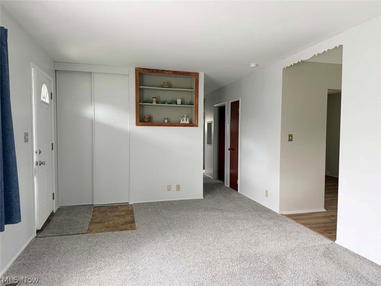 421 Linwood Drive, Alliance, OH - Photo 3