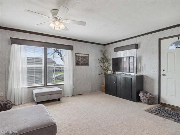 4822 Valley Hills Drive, Ravenna, OH - Photo 6