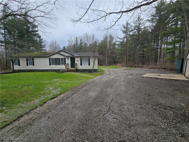 1389 Old Kyle Road, Dorset, OH - Photo 2