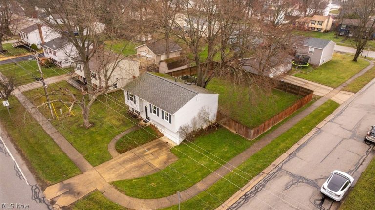 1077 Diamond Street, Ravenna, OH - Photo 5