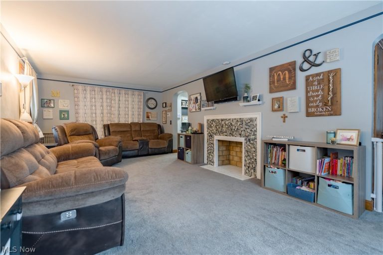 228 Hawk Avenue, Akron, OH - Photo 6