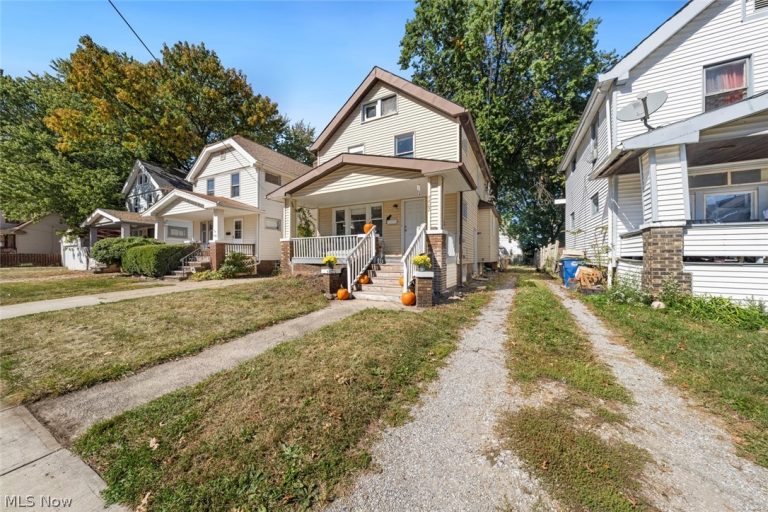 9902 Zimmer Avenue, Cleveland, OH - Photo 2