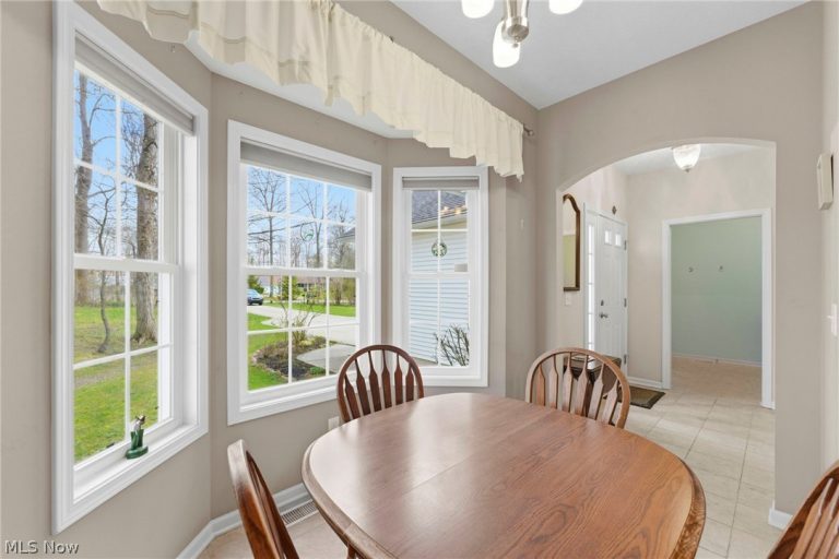 13360 Green Drive, Chesterland, OH - Photo 5