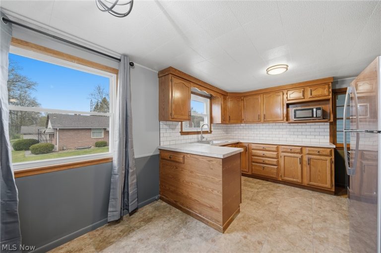 1814 Demington Avenue, Canton, OH - Photo 3