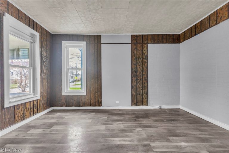 2037 98th Street, Cleveland, OH - Photo 4