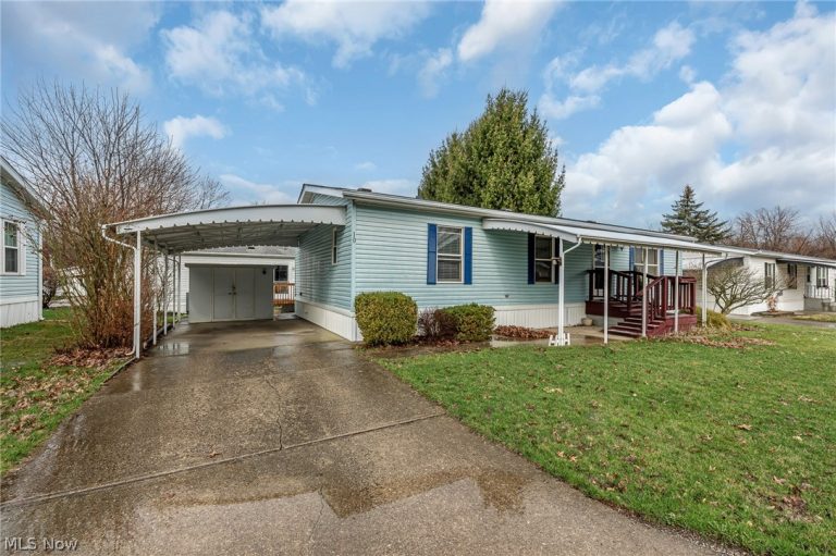 10 Corktree Drive, Olmsted Twp, OH - Photo 3