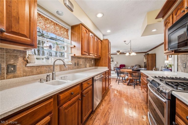 7731 Ohio Street, Mentor, OH - Photo 8