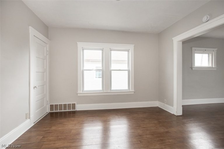 4409 Bucyrus Avenue, Cleveland, OH - Photo 3