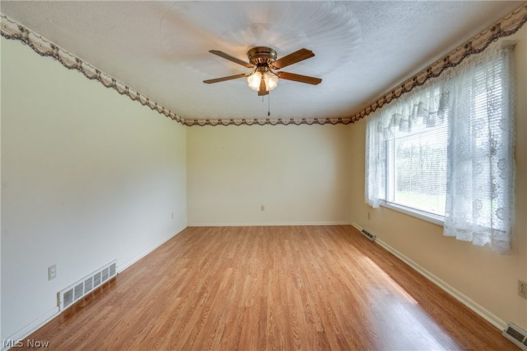 6444 Akron Avenue, Canal Fulton, OH - Photo 5