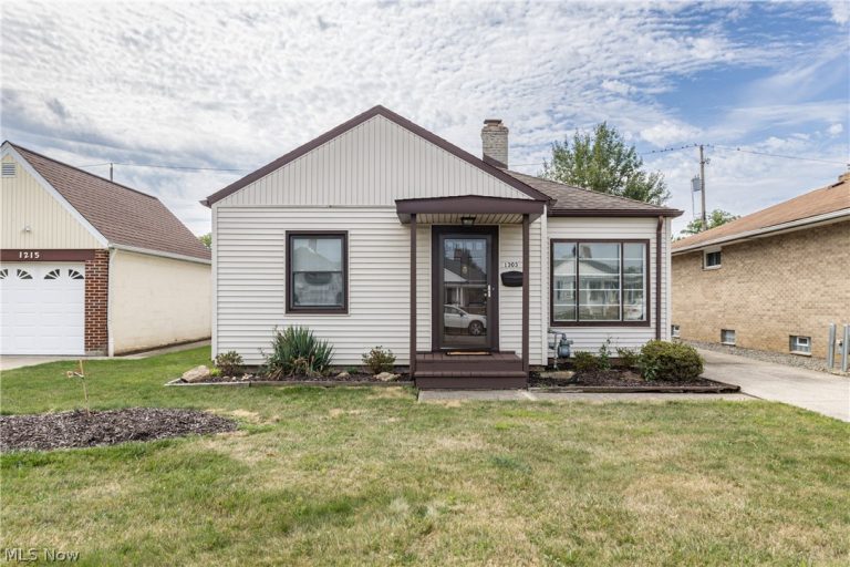 1303 Dartmoor Avenue, Parma, OH, 44134