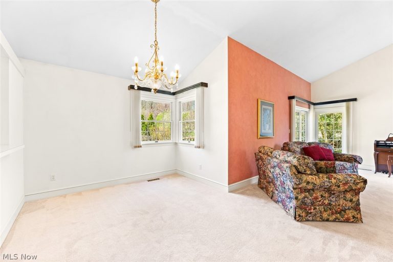 447 Armante Court, Akron, OH - Photo 8