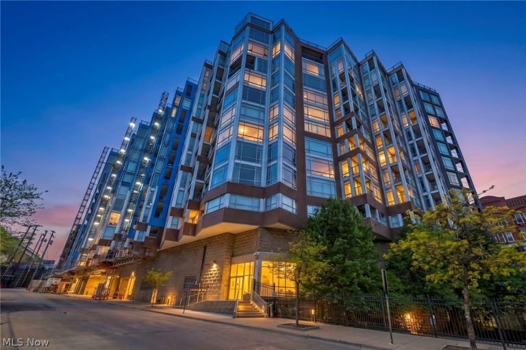 2222 Detroit Avenue #413, Cleveland, OH, 44113