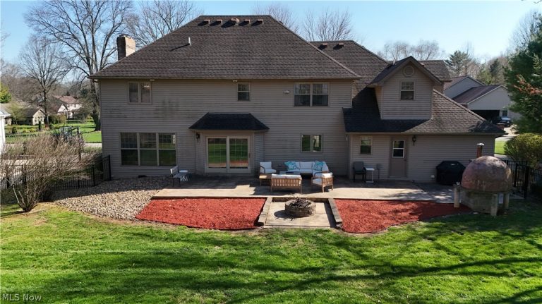 5840 Rosewood Drive, Youngstown, OH - Photo 4