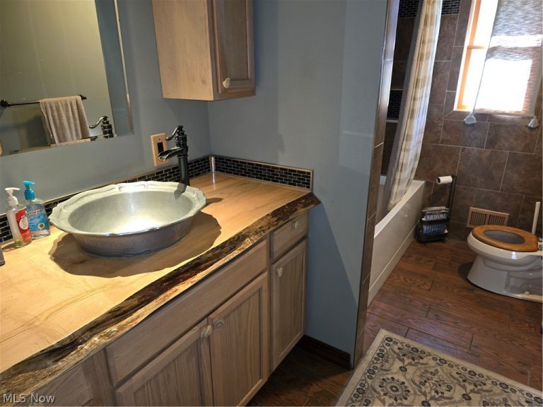 3448 Akins Road, North Royalton, OH - Photo 8