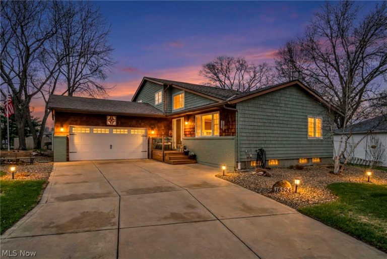 16524 Timberline Drive, Strongsville, OH, 44136
