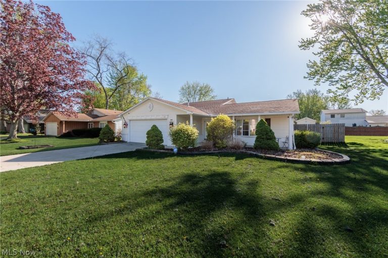 4817 Edgewood Drive, Lorain, OH - Photo 2