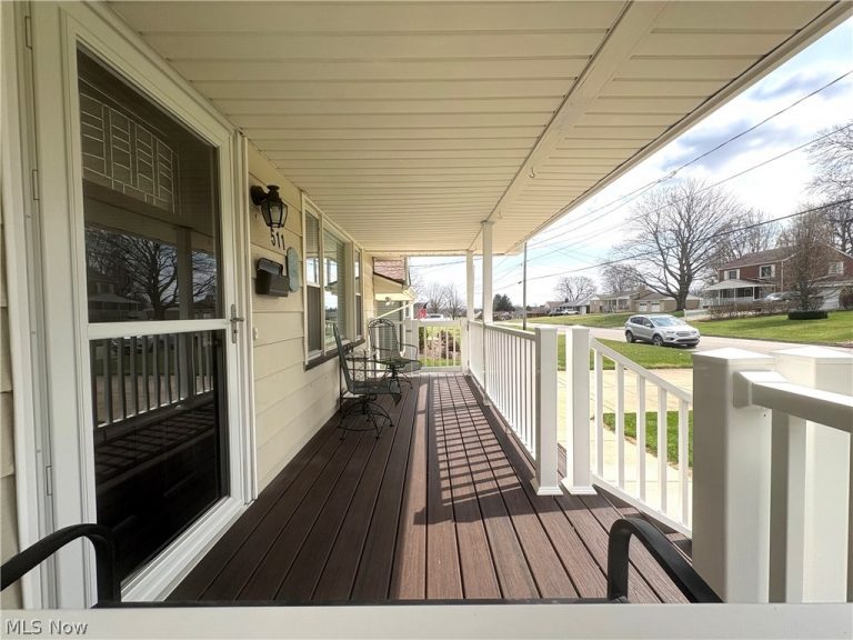 511 Edison Street, Struthers, OH - Photo 2