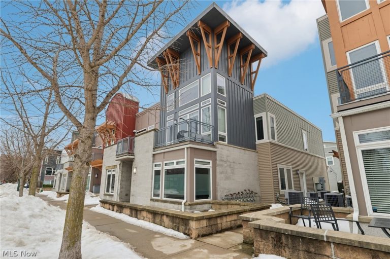 7417 Battery Park Boulevard, Cleveland, OH - Photo 3