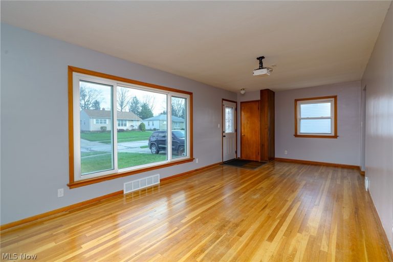 11121 Gabriella Drive, Parma, OH - Photo 2