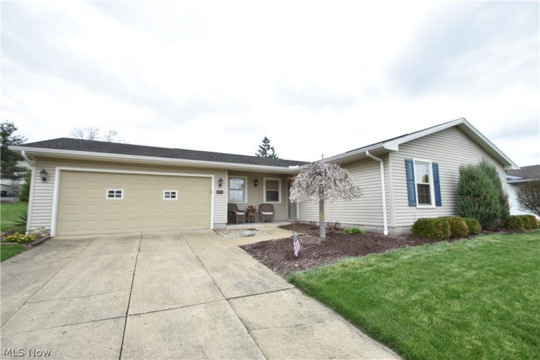 7568 Huntington Drive, Boardman, OH - Photo 2