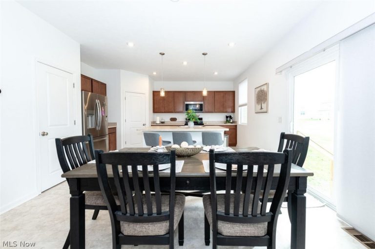 23633 Rebecca Lane, Columbia Station, OH - Photo 6