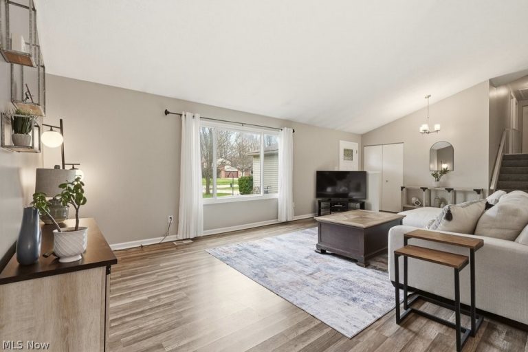 32430 Roundhead Drive, Solon, OH - Photo 5