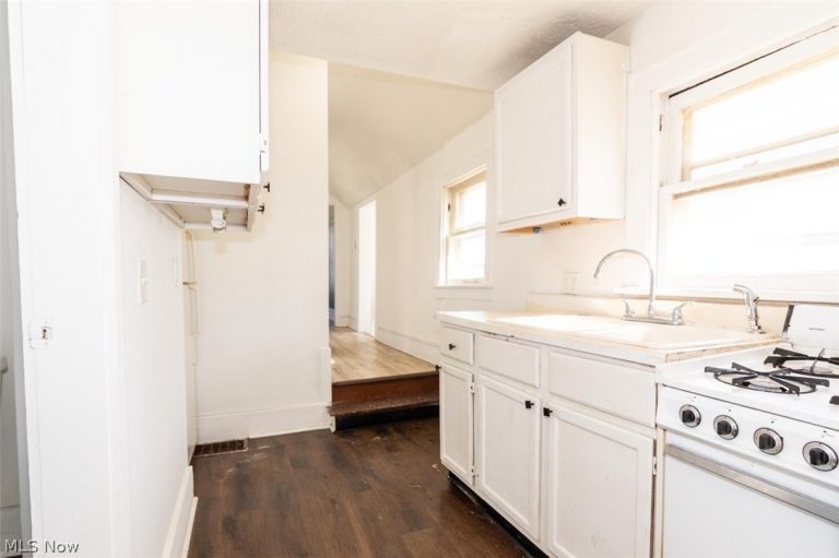 678-682 Sumner, Akron, OH - Photo 8