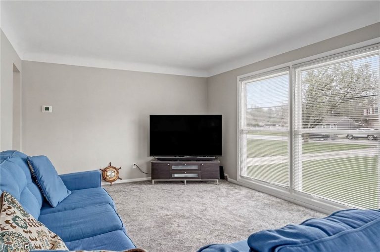6840 Middlebrook Boulevard, Middleburg Heights, OH - Photo 4