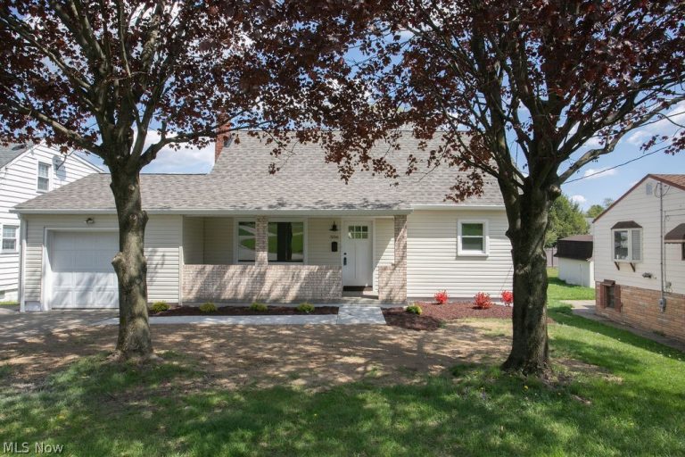 556 Idora Lane, Struthers, OH - Photo 2