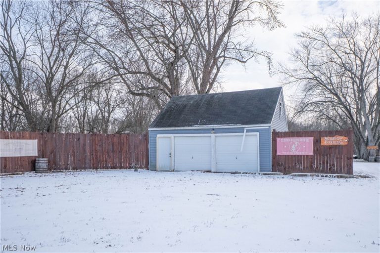 8216 Navarre Road, Massillon, OH - Photo 4