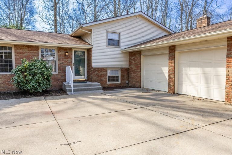 1224 Grassmere Street, North Canton, OH - Photo 3