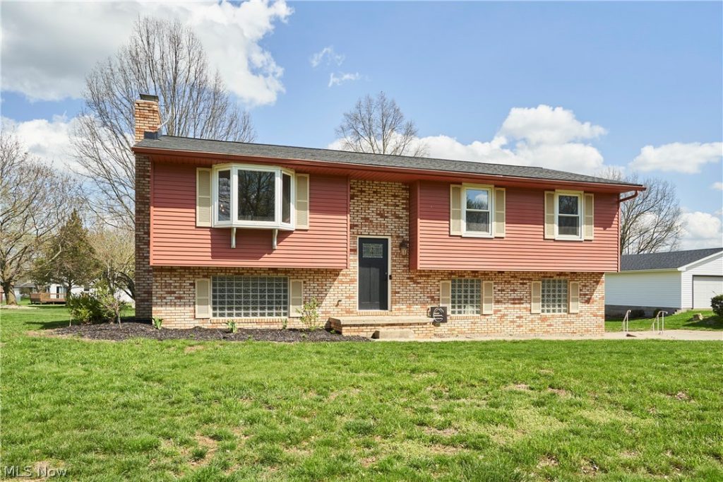 12036 Shoshone Avenue, Uniontown, OH