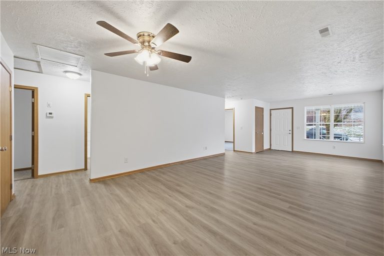 127 Blackburn Street, Campbell, OH - Photo 3