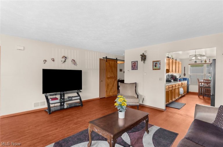 3786 Choice Court, Youngstown, OH - Photo 6