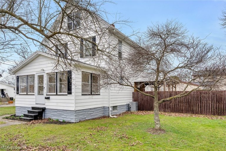 70 Glenellen Avenue, Youngstown, OH - Photo 2