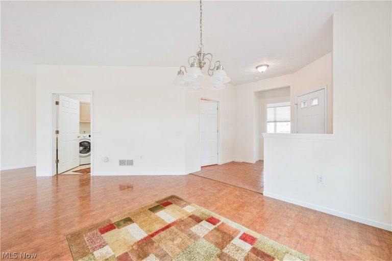 1908 Pembrooke Lane, Avon, OH - Photo 6