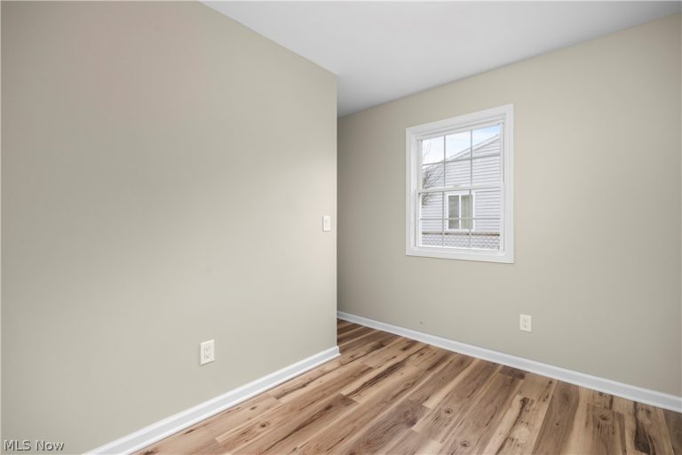 12452 Island Road, Grafton, OH - Photo 8